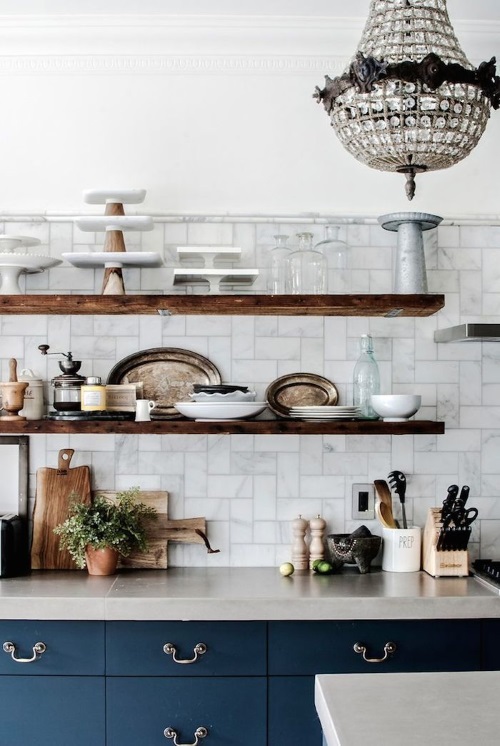 Kitchen Makeovers - Open Shelving in New York Browstone - Phtos by Ty Cole | designlibrary.com.au