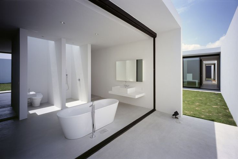 15 White Bathroom Ideas | www.designlibrary.com.au