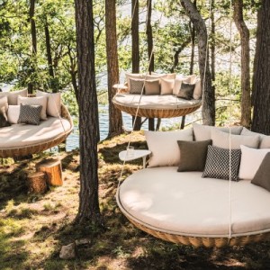 Outdoor Furniture - 20 Great Pieces to Consider - Dedon Swingrest Hanging Lounge - Cult Design - www.designlibrary.com.au